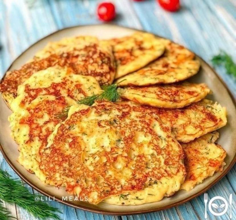 Вкуснейшие сырные лепешки с зеленью
на 100грамм - 187.03 ккалБ/Ж/У...