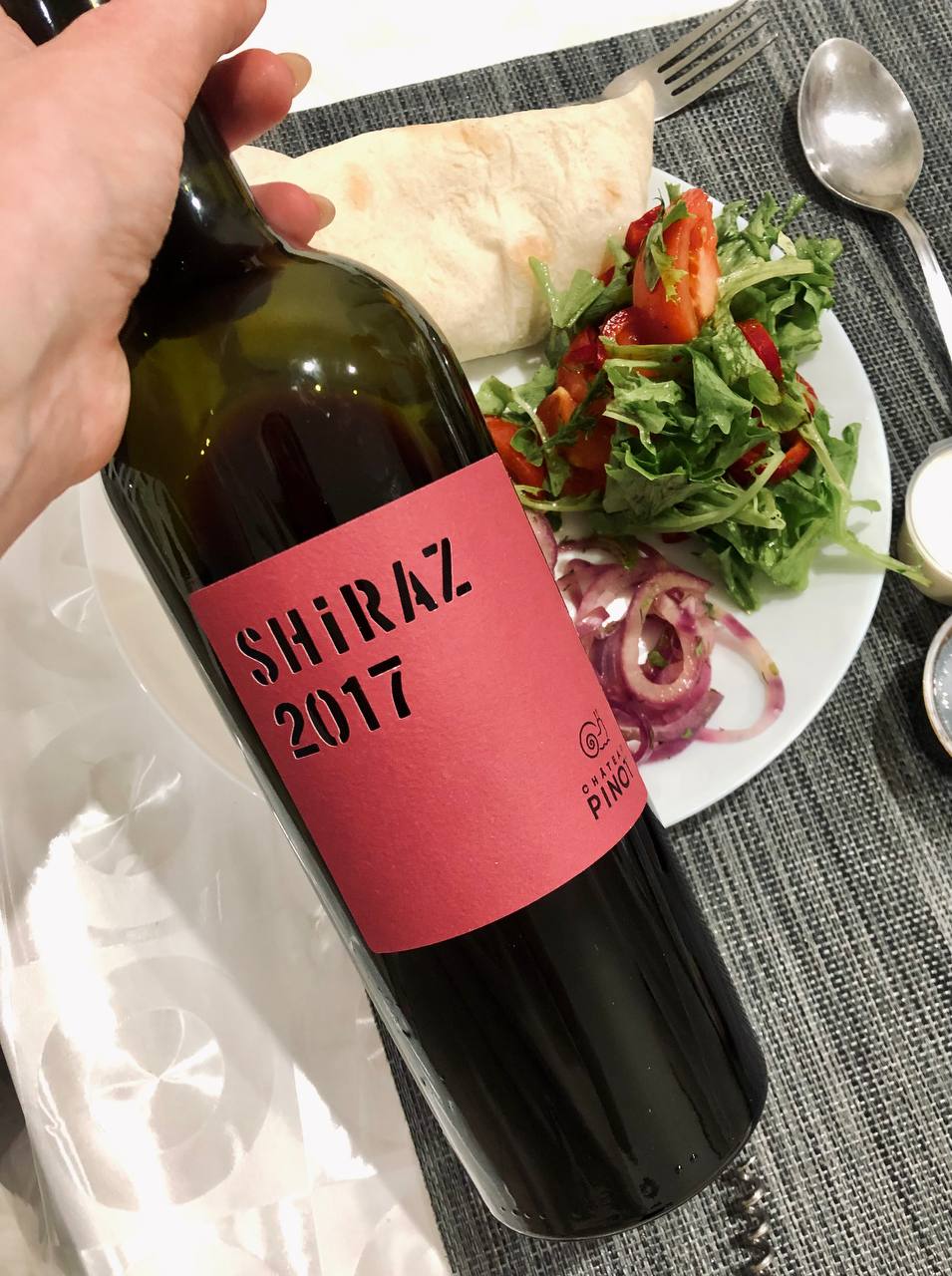 Про белые было несколько постов, теперь о красном. 

Shiraz Chateau Pinot

Для...